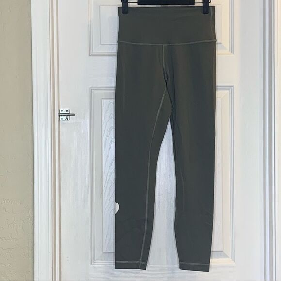 Lululemon Wunder Train High Rise Tight Size 6 Gray - Picture 1 of 10